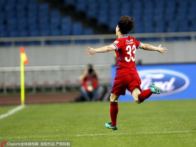 电影频道播出3部朱一龙主演电影_电影策划_ 消息 首页 新闻 视频 大片 影库 CCTV6 VIP影院 搜索 电影 星闻 独家 更多 专题 图片 视频 滚动 首页 新闻 大片 影库 CCTV6 VIP影院 客户端 电影网>新闻>原创深度策划 浑身都是野劲!
