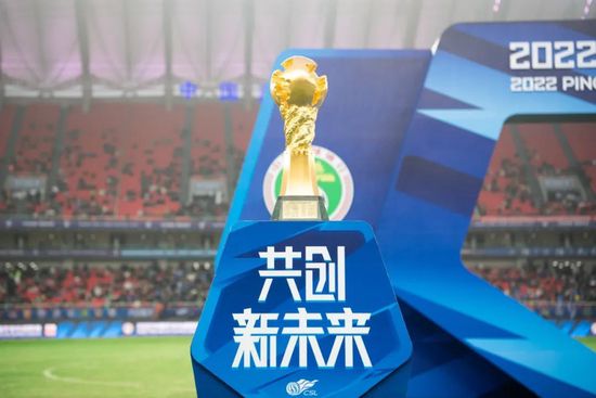 影片改编自英国著名作家艾米莉·勃朗 《呼啸山庄》首曝幕后特辑 揭秘经典虐恋全新改编 2026-01-23 玛格特·罗比、雅各布·艾洛蒂领衔主演的电影《呼啸山庄》(Wuthering Heights) 发布幕后特辑，邀请观众“走进呼啸山庄”，一探创作背后的故事。