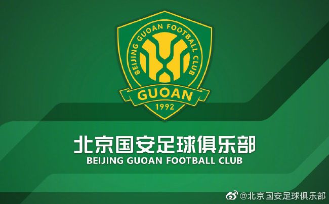 扎克伯格强调，这件T恤并不是量产的复刻品，而是饰演他的杰西·艾森伯格在影片中穿过的 《社交网络》续集立项！