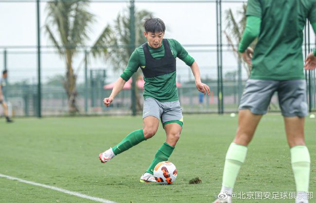 这其中杨雅喆、黄信尧、程伟豪，倒不是那么热衷于，那些好像永不过时的青春纪事，而将笔触伸向了一些更不为人知的角落。