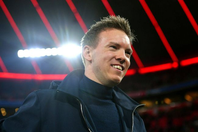 而且老婆的事业也是大事业，必须支 大S陪汪小菲云南做慈善 素装秀恩爱破离婚传闻 2012-07-11 7月10日，大S与汪小菲奔赴云南做慈善，查看汪小菲在云南贫困地区建的小学食堂。