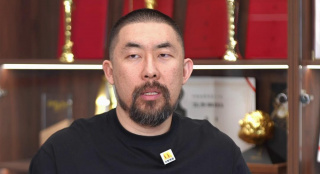 《飞驰人生3》延续系列一贯的欢乐基调，张驰将与新老朋友集结，携手冲击“最难洲际比赛”沐尘100。
